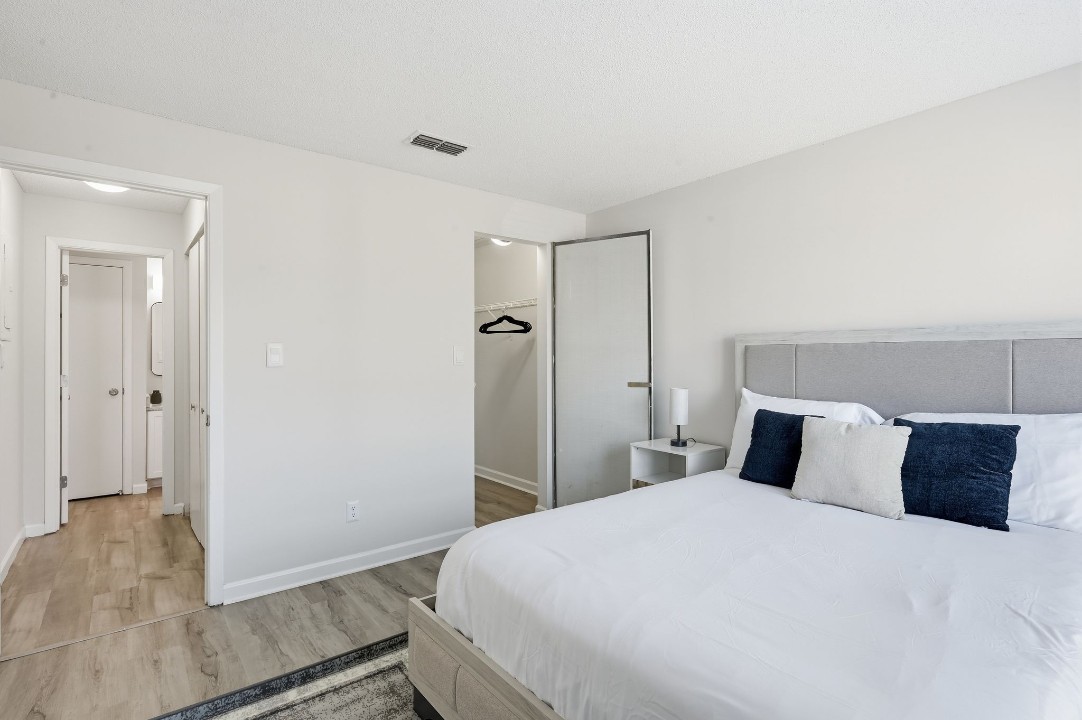 Taylor at 502 · Unit unit 2201-201 2/2
