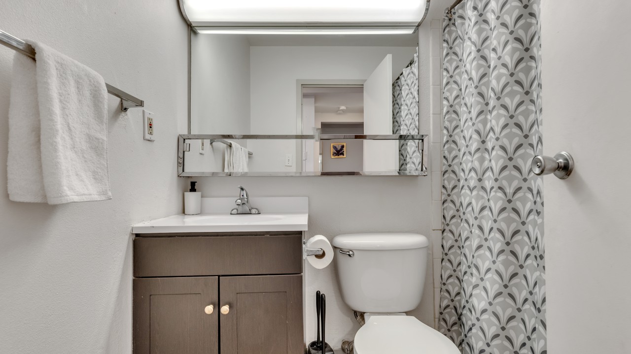 Pa Place 1801, 2br
