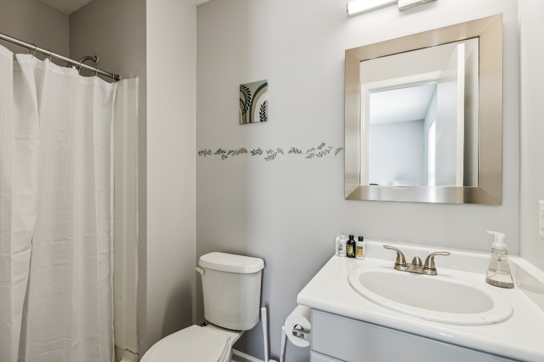 Carlson Bay, 3508-304, · Unit 2/2