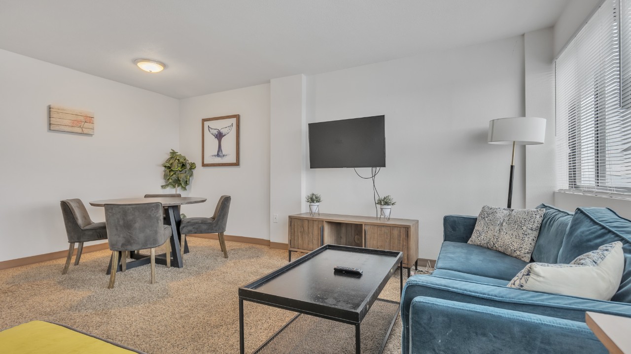Pa Place 2414, 2br