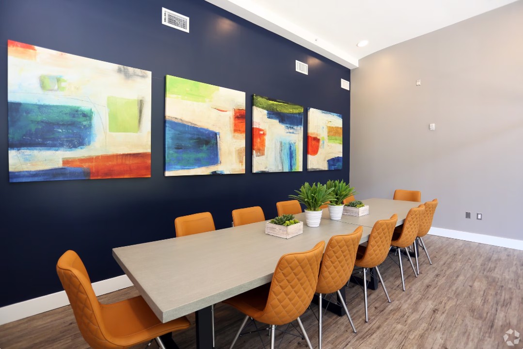 Avenue · Unit A821 2Br