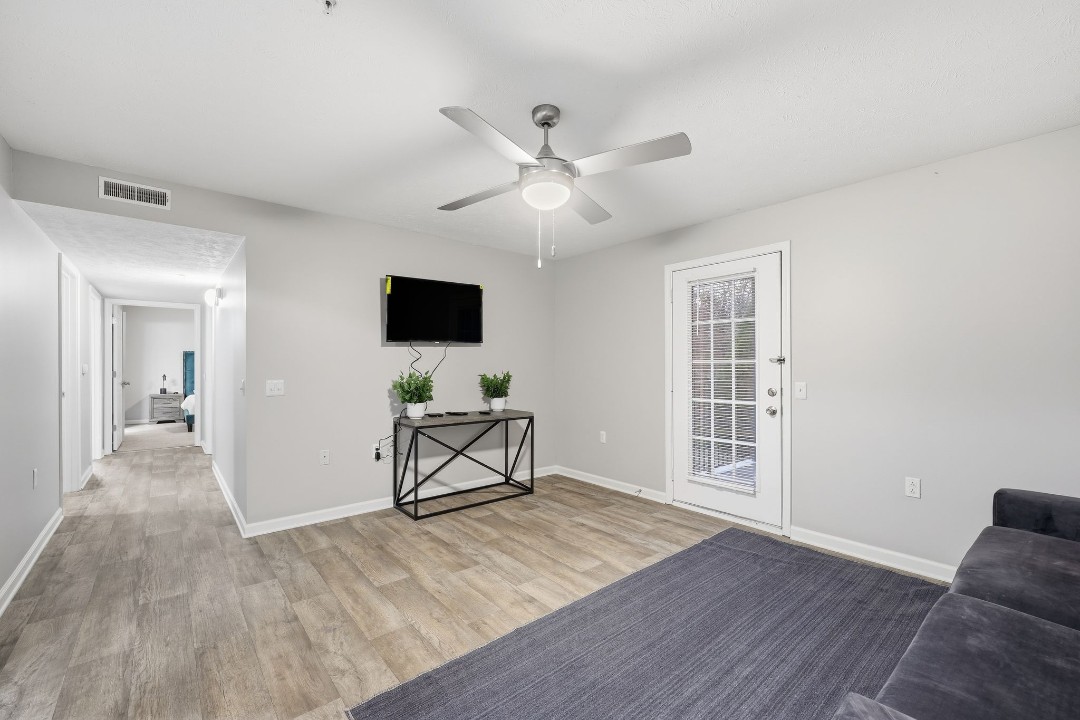 Highland Park apartments · Unit 904 2/2