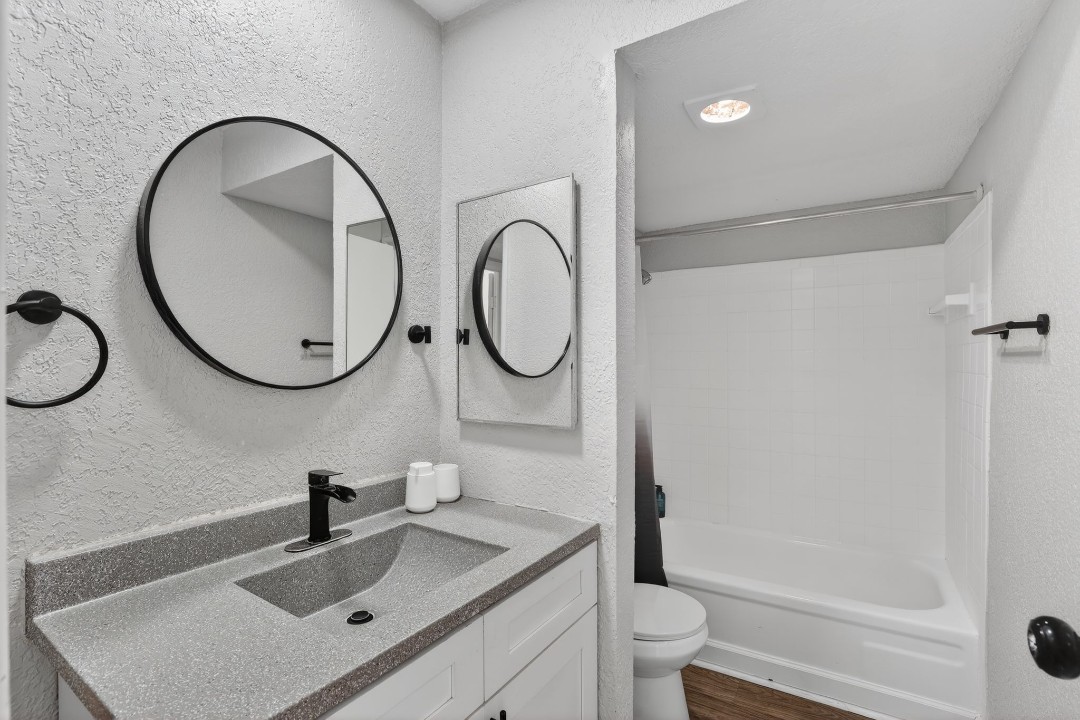 Hillcrest 8312F · Unit 2/1
