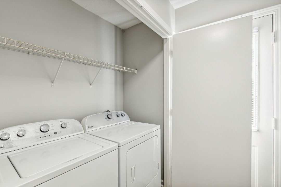 Carlson Bay, 3508-304, · Unit 2/2