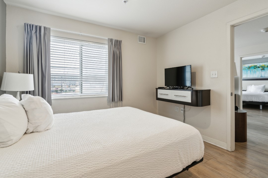 Simplicity At the Rim · Unit 1206  2/2
