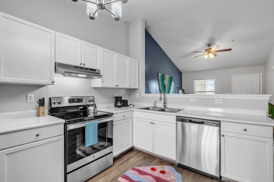 Carlson Bay, 974-301, · Unit 2/2
