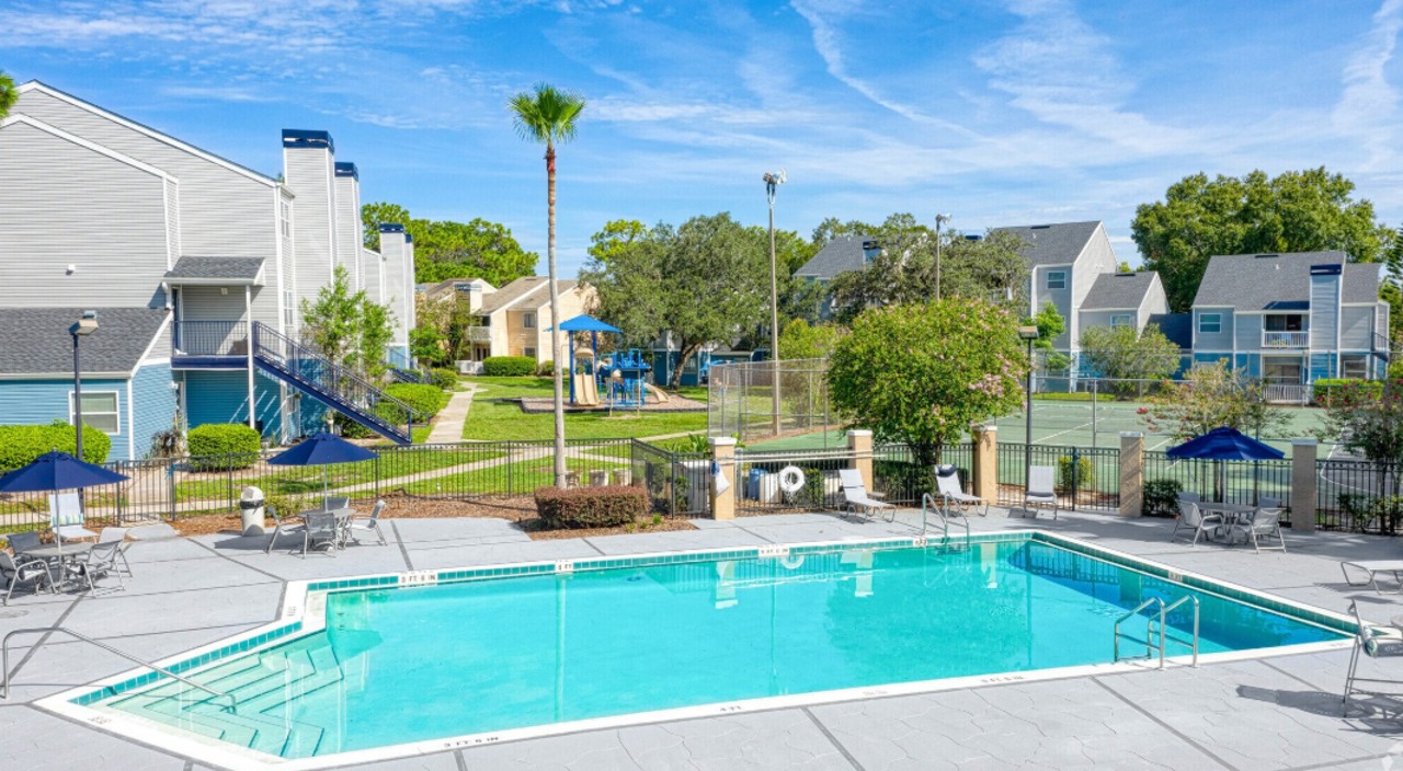 Avenue · Unit at Winter Springs 27-307 2/2