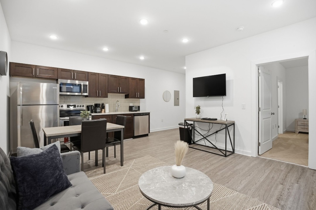 Fairmount Square 1528- 2G · Unit 1/1