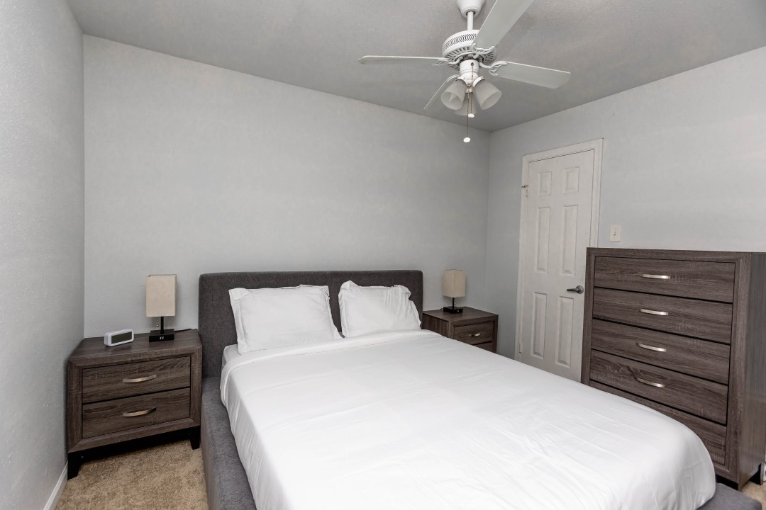 1 Bedroom · Signature layout