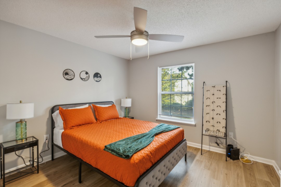 Carlson Bay, 3504-102, · Unit 2/2