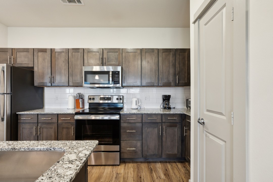Chisholm Trace · Unit 734 1/1