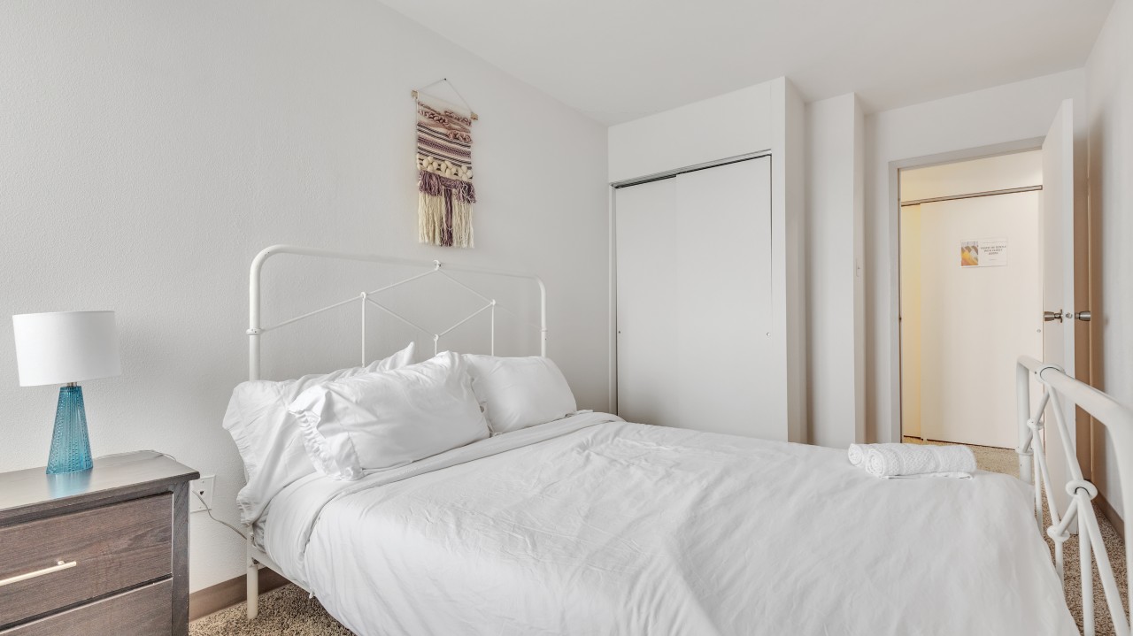 Pa Place 2414, 2br