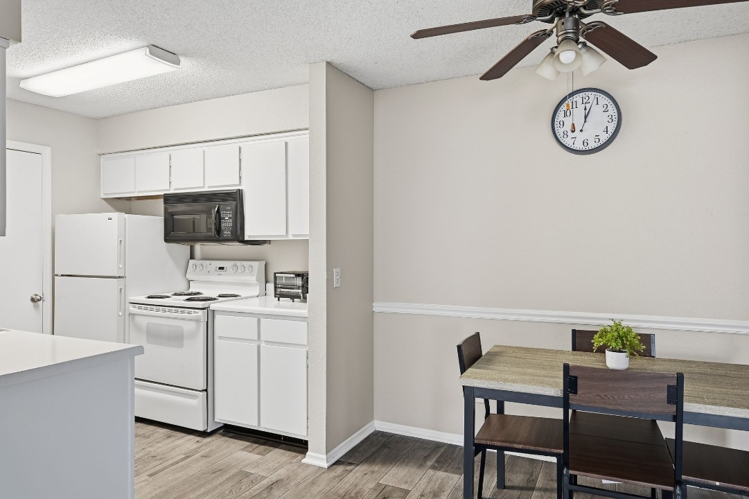 The Trails · Unit 323 2/1