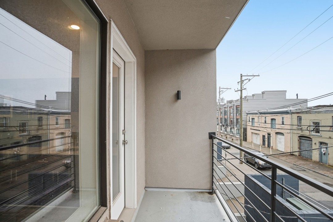 Fairmount Square 1528-2F · Unit 1/1