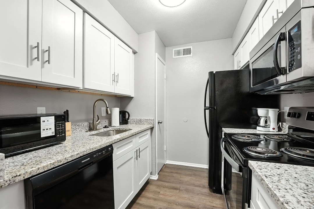 Eureka village · Unit 221 1/1