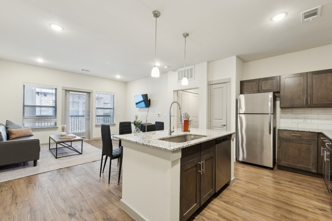 Chisholm Trace · Unit 422 2/2