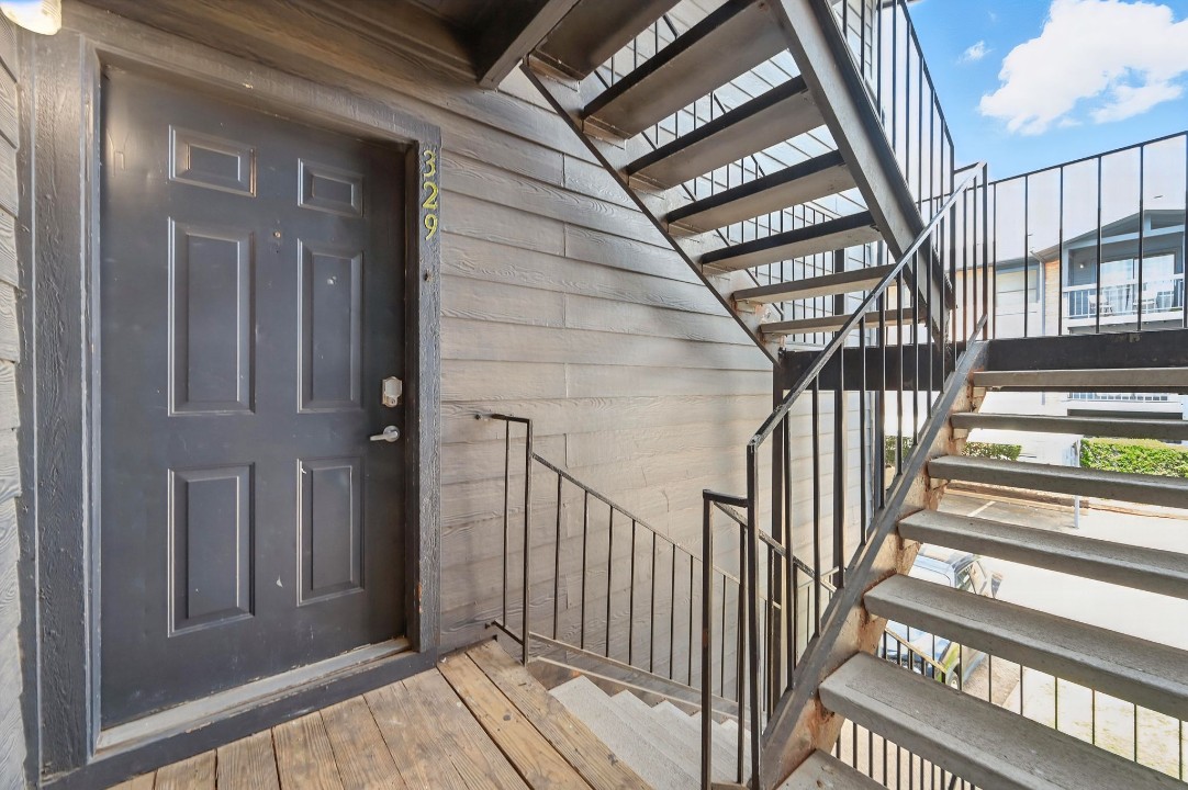 Mueller Flats · Unit 329 1/1