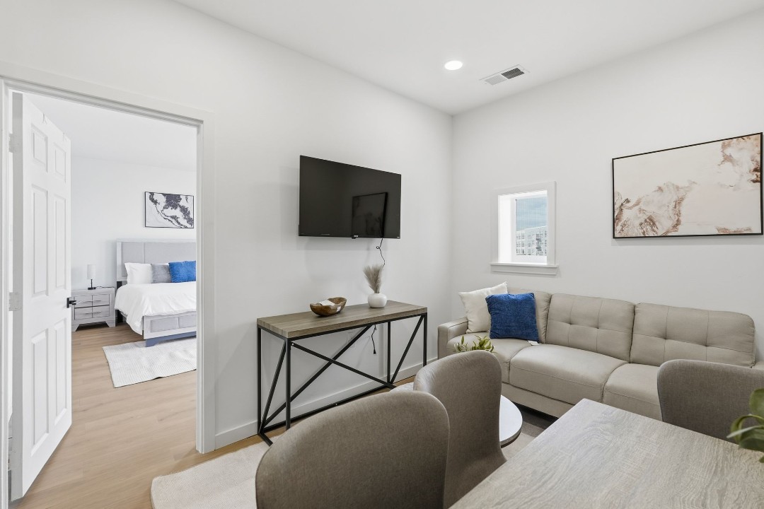 Carriage House C307 · Unit 1/1