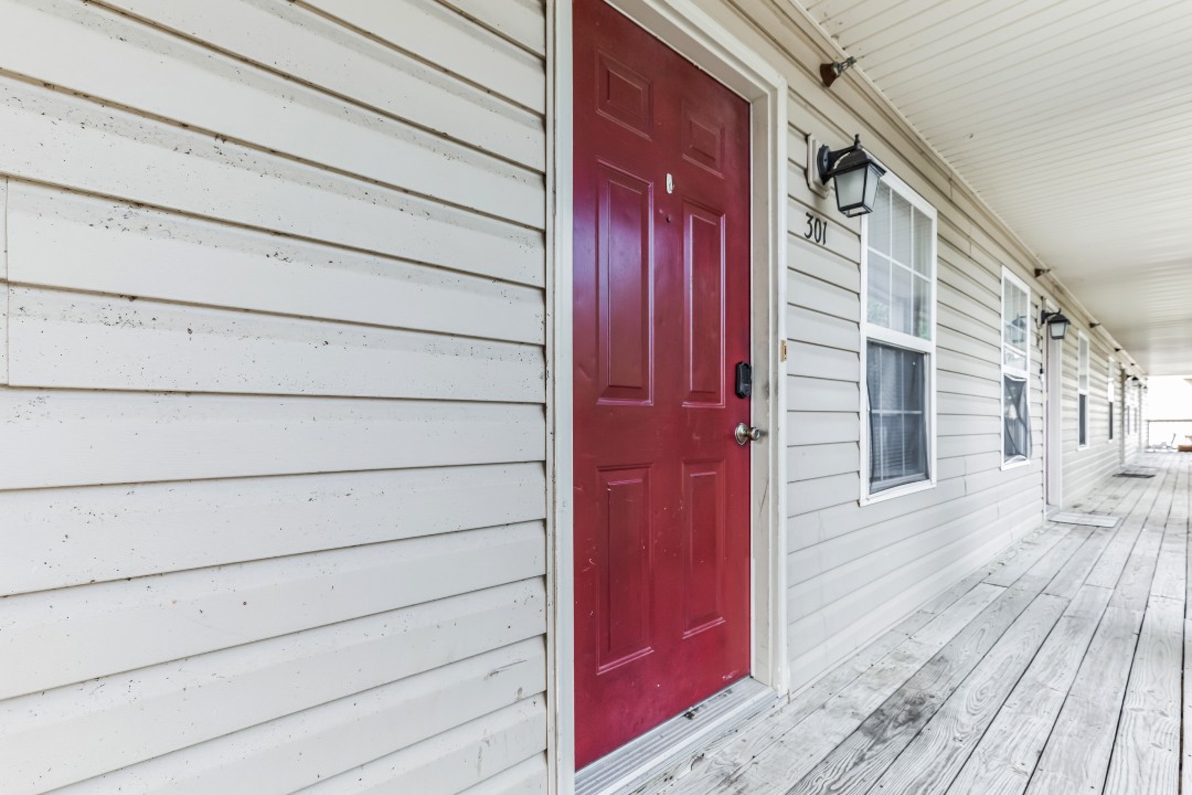 Carlson Bay, 974-301, · Unit 2/2
