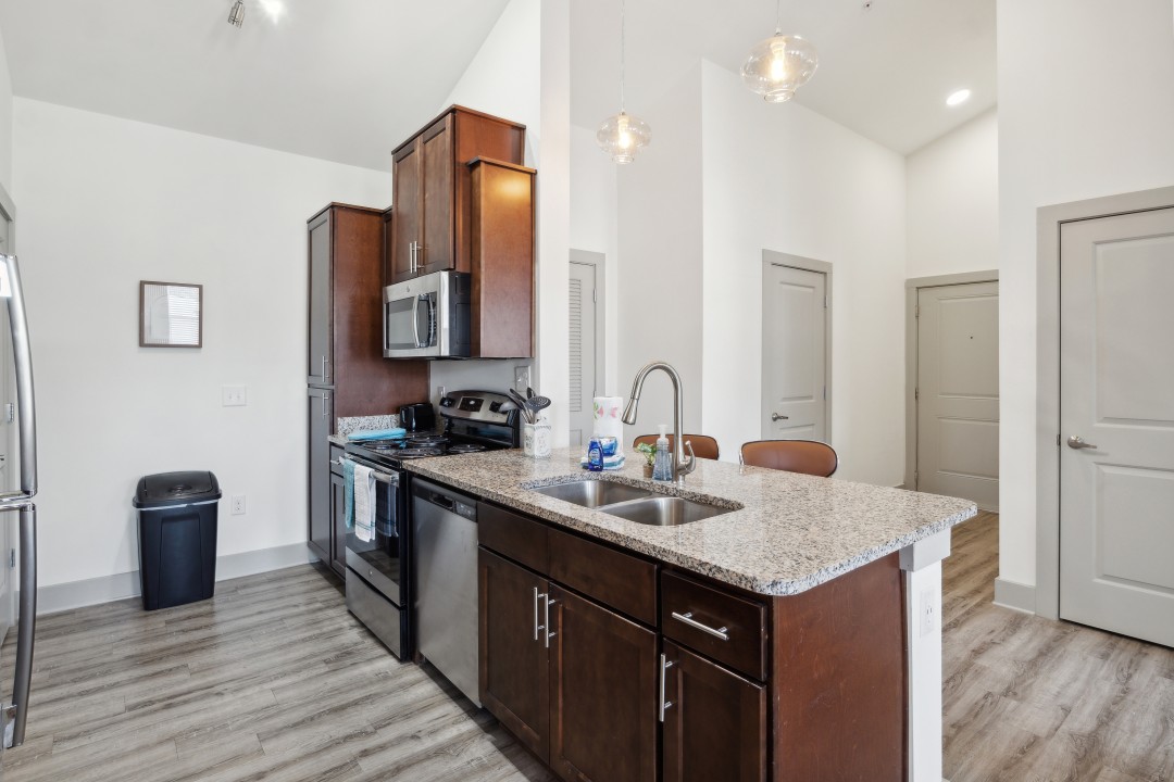 Overlook at Farragut 3305, · Unit 2/2