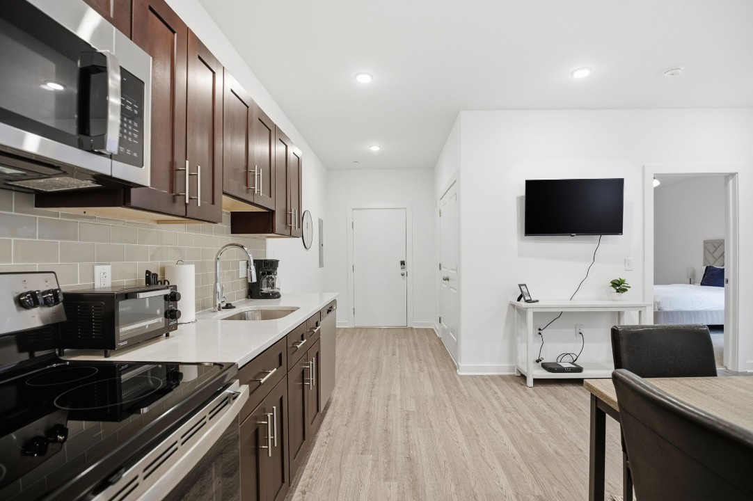 Fairmount Square 1528- 3B · Unit 1/1