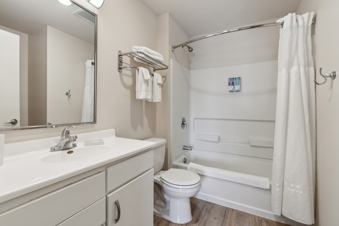Simplicity At the Rim · Unit 1206  2/2