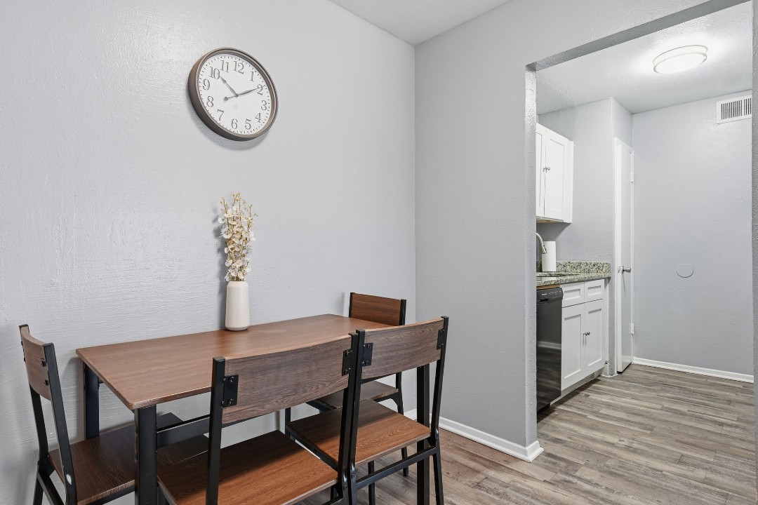 Eureka village · Unit 202 2/1