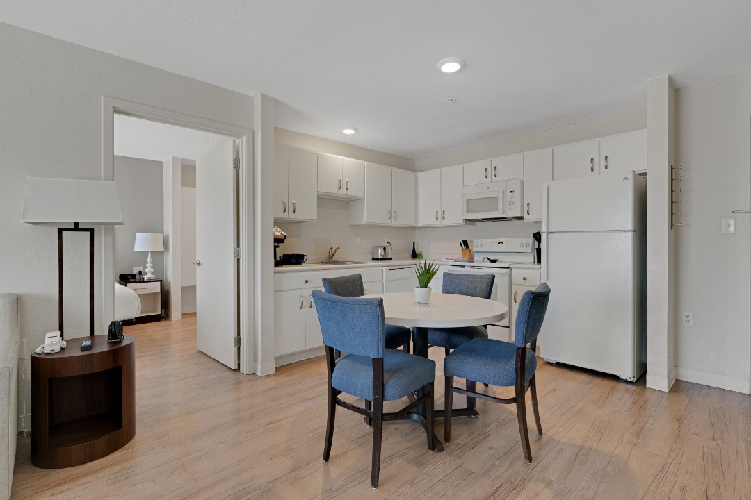 Simplicity At the Rim · Unit 1304 2/2