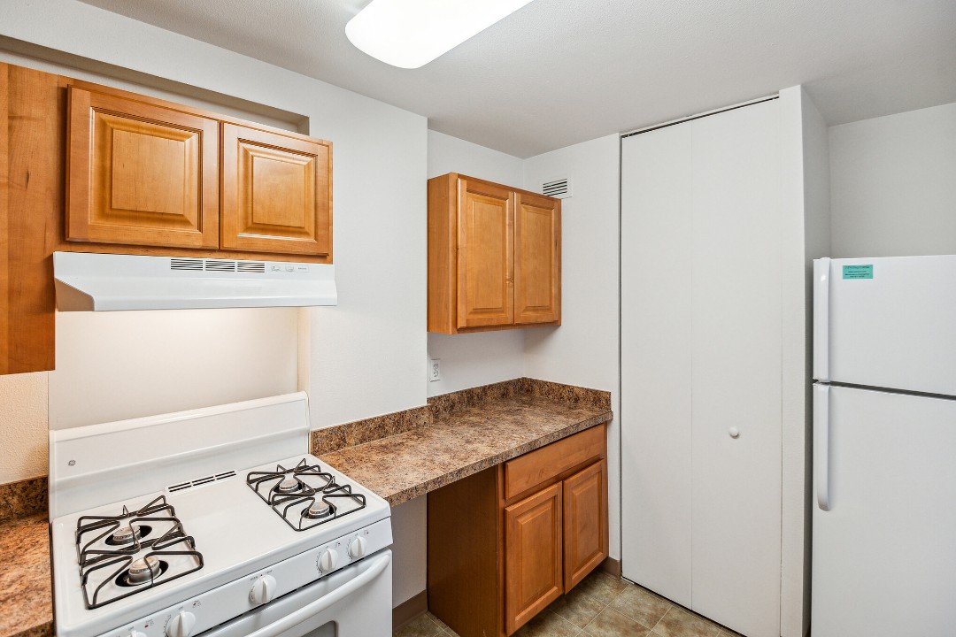 Pa Place 2401, 2br