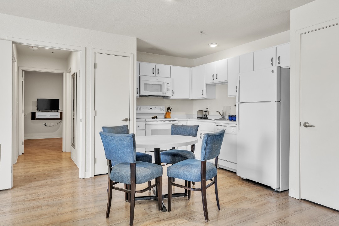 Simplicity At the Rim · Unit 1402 3/2