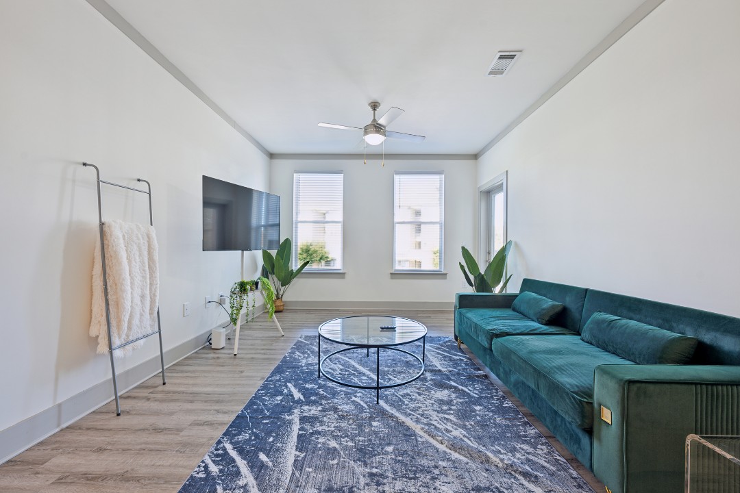 Overlook at Farragut 2205, · Unit 2/2