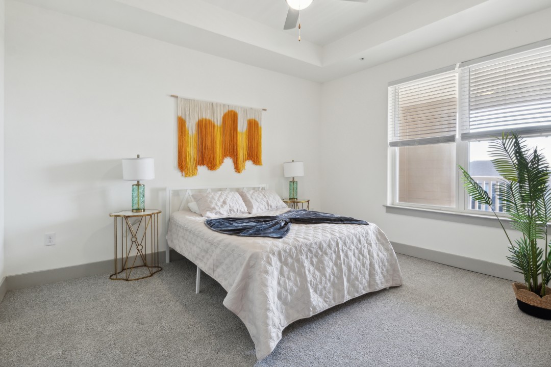 Overlook at Farragut 1306, · Unit 2/2