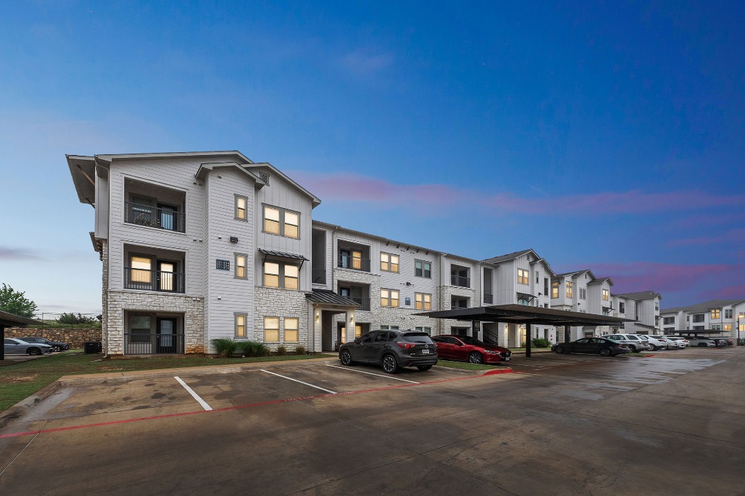 Chisholm Trace · Unit 232 2/2