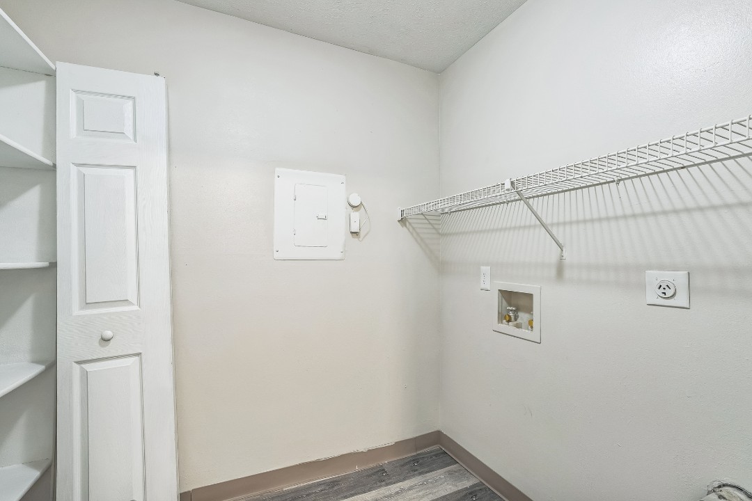 Northwoods 8099 1D · Unit 2/2