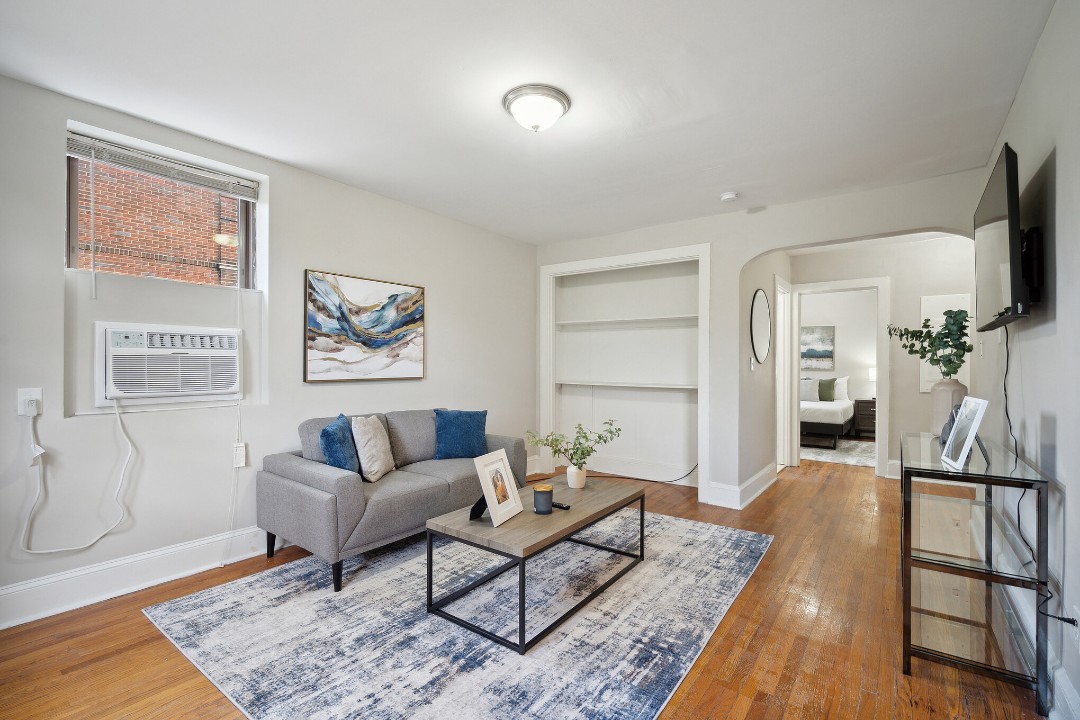 1 Bedroom · Signature layout