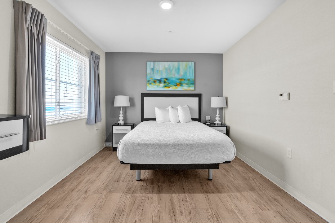 Simplicity At the Rim · Unit 1302 3/2
