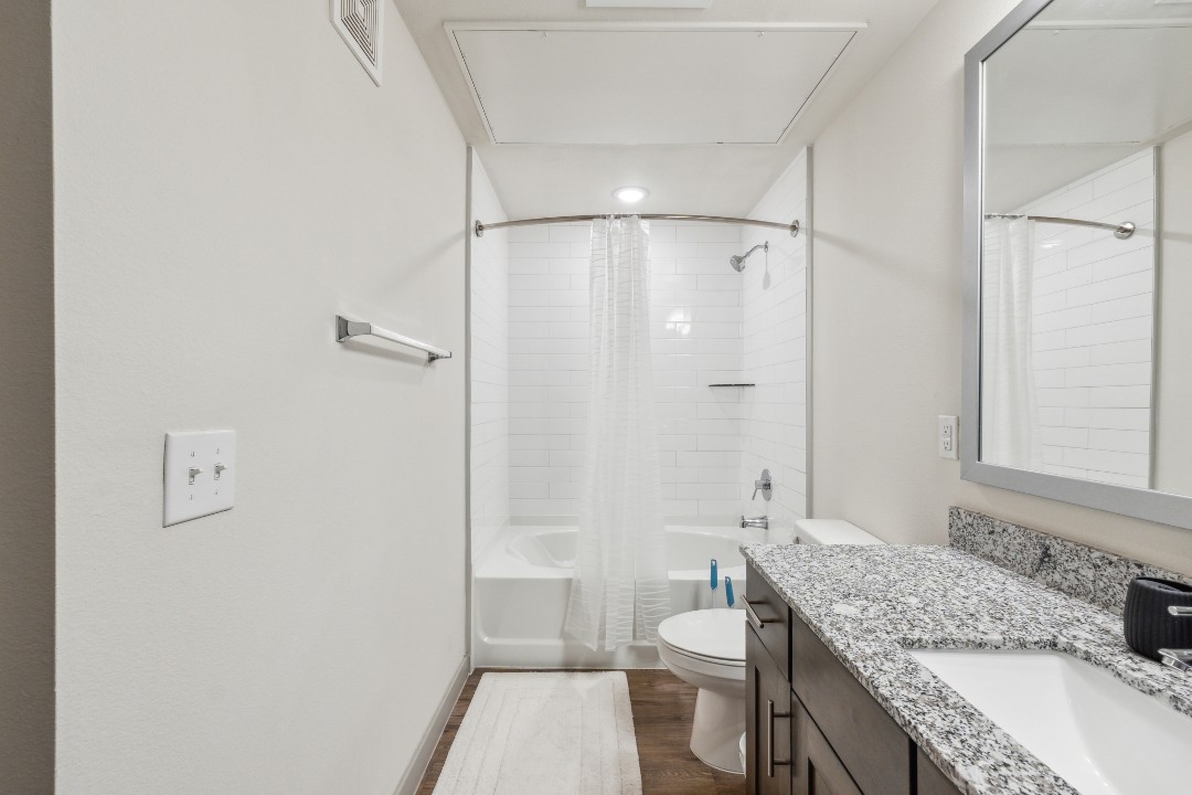 Chisholm Trace · Unit 1233 1/1