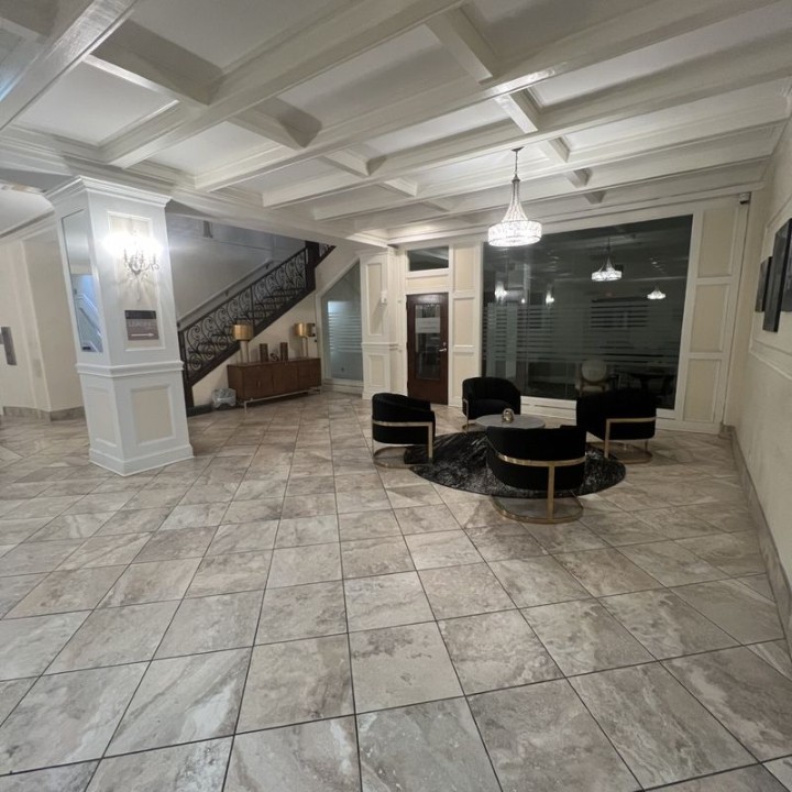 on East, 419- · Unit 111  1/1