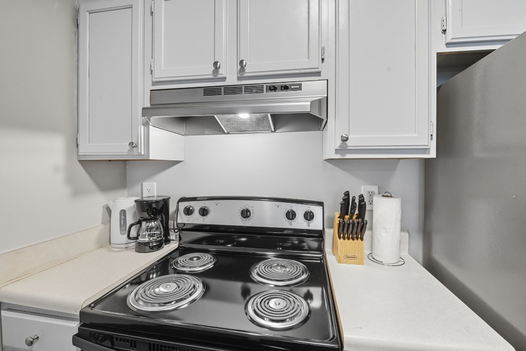 Meadowbrook 254-301 1bd/1bd