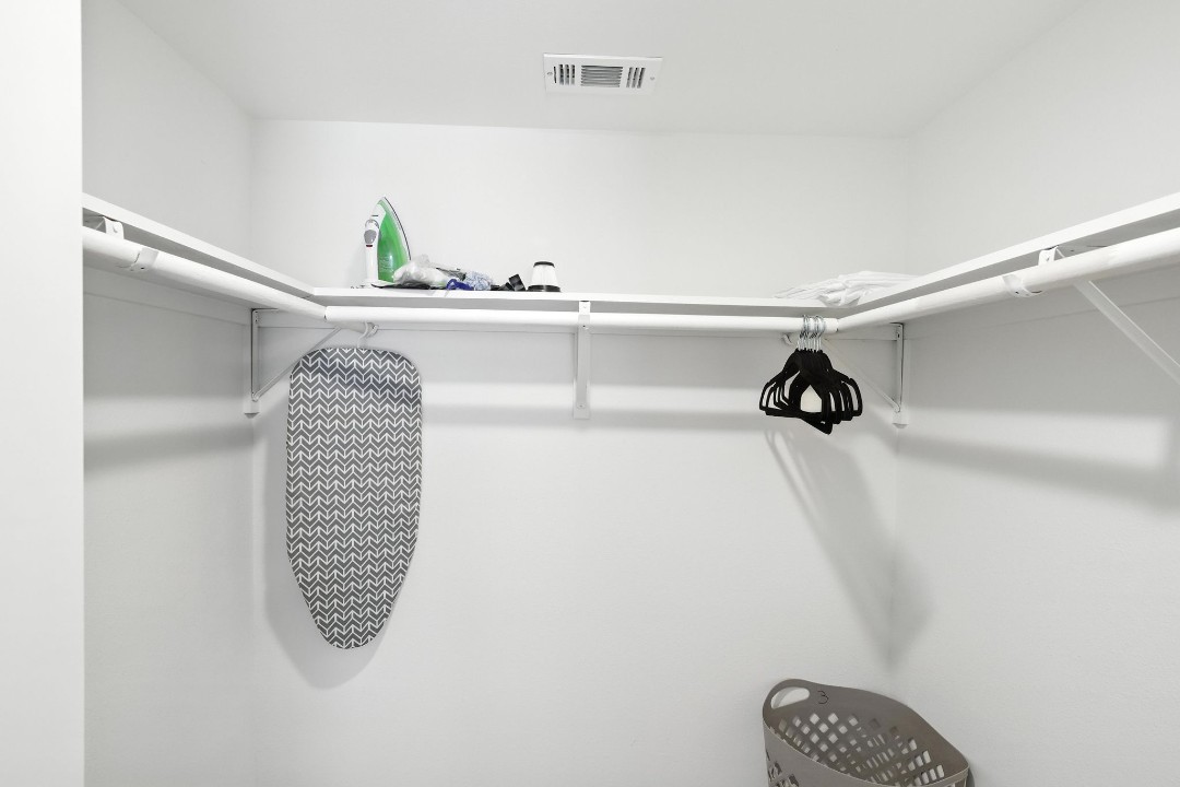 Mueller Flats · Unit 1613 1/1