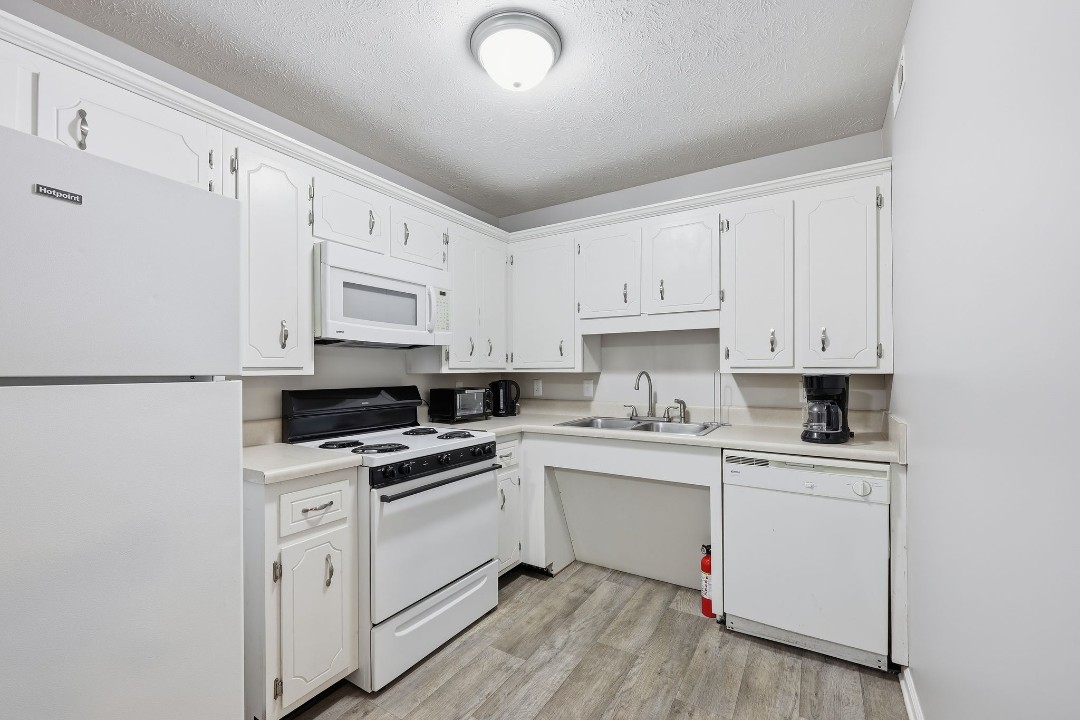 Highland Park apartments · Unit 904 2/2