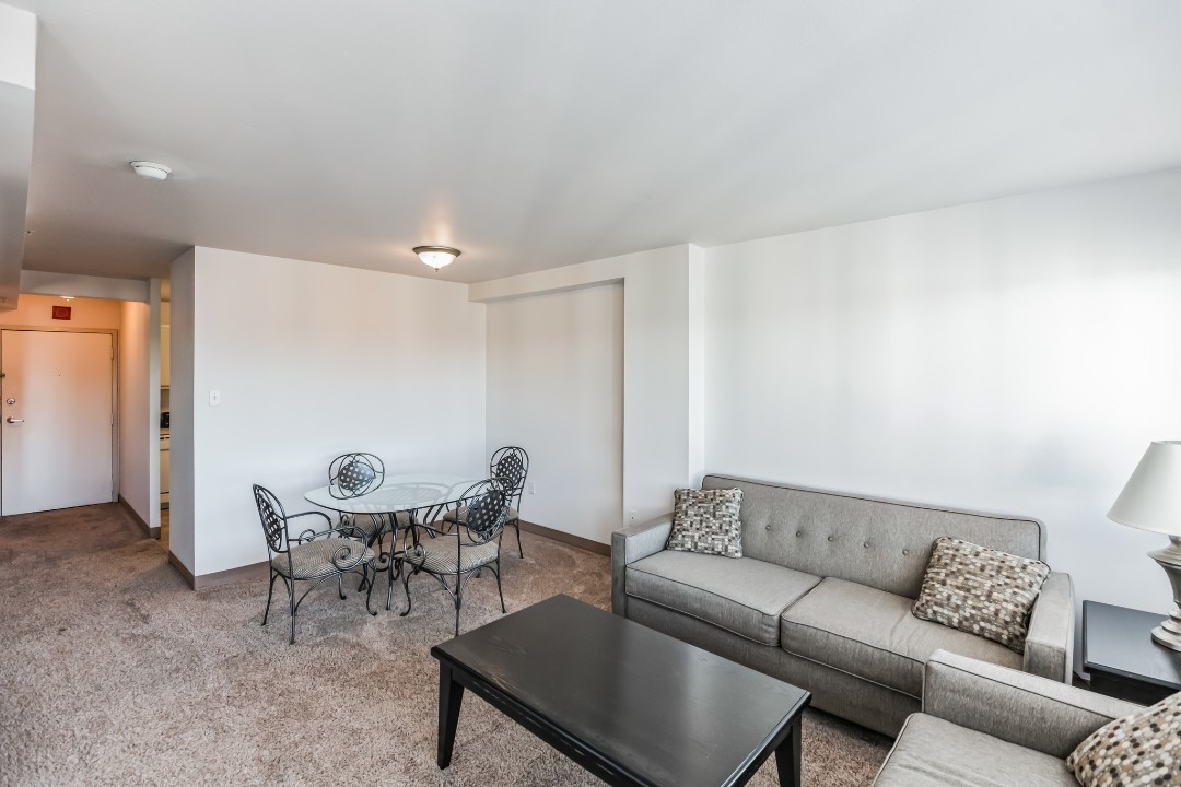 Pa Place 1114, 1br