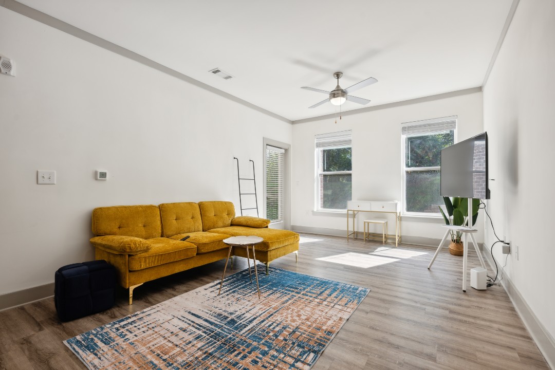 1 Bedroom · Signature layout