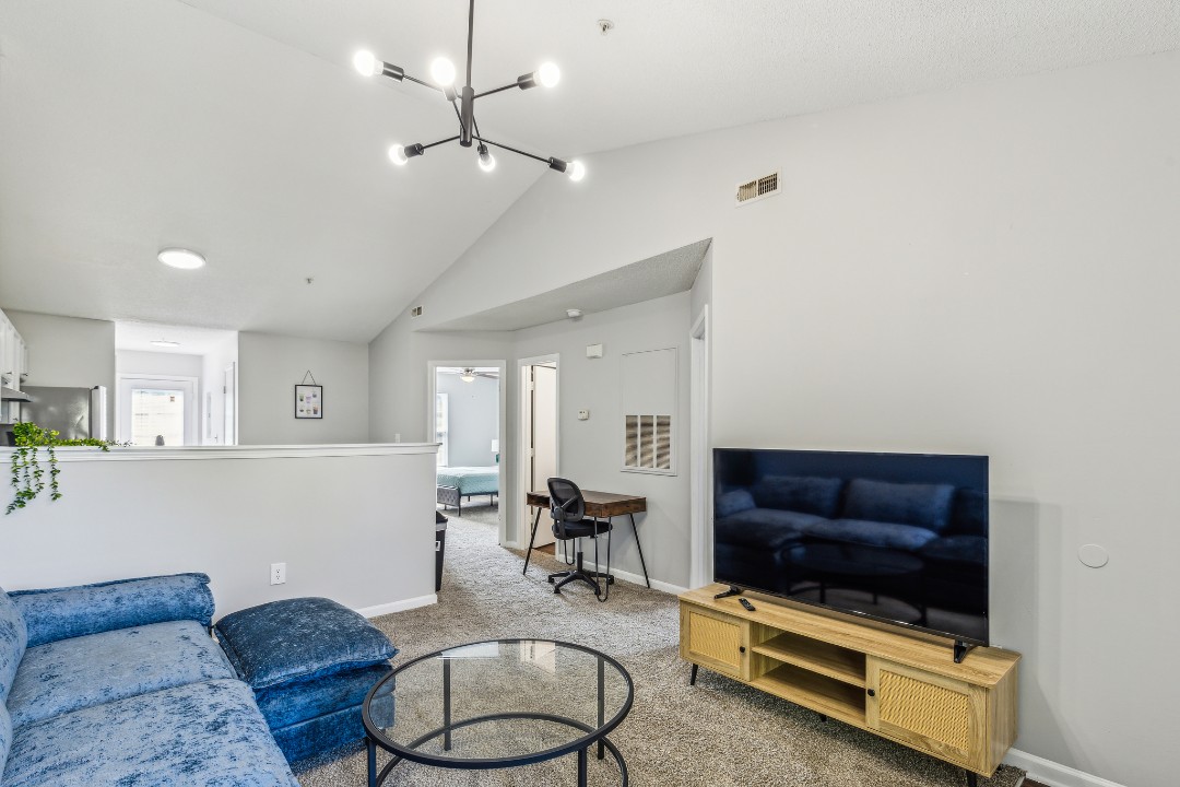 Carlson Bay, 3508-304, · Unit 2/2