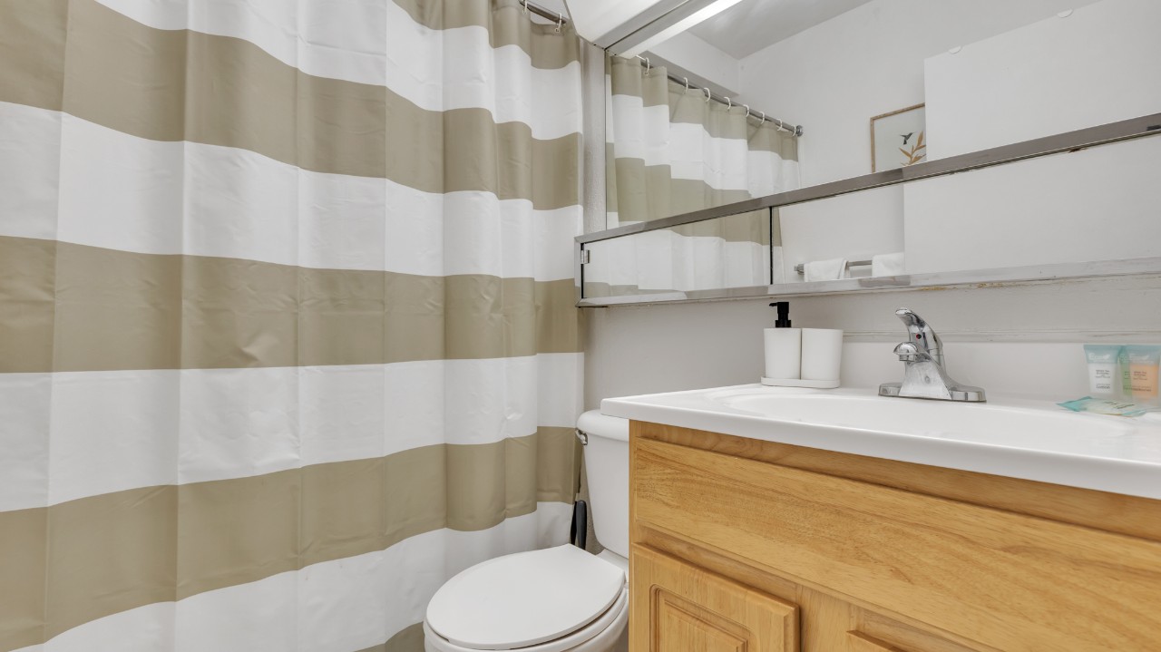 Pa Place 2114, 2br