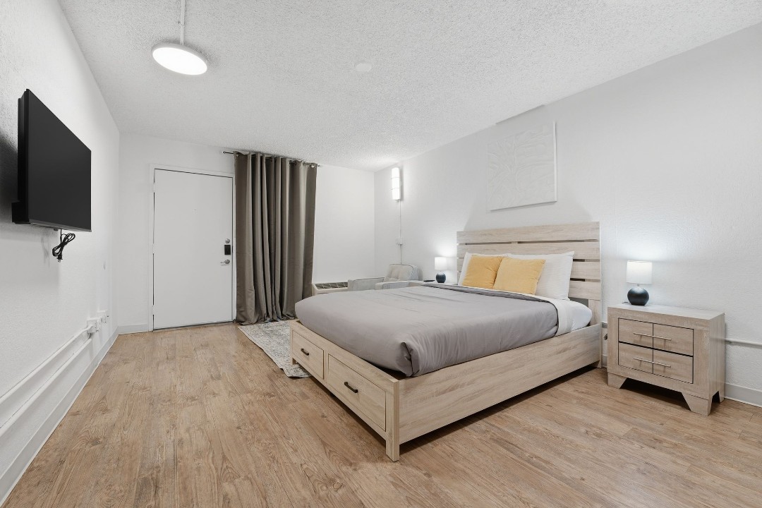 1 Bedroom · Signature layout