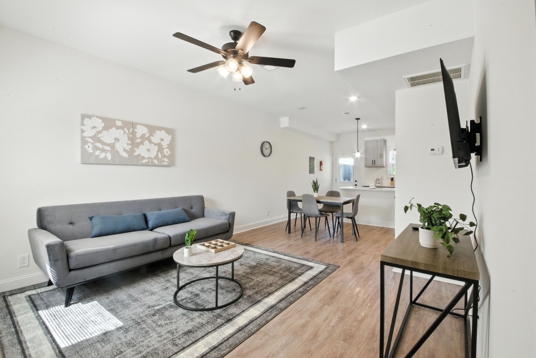 Arte Luxury townhomes O5 2/2.5