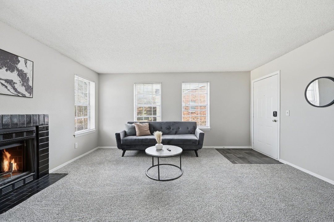 The Trails · Unit 323 2/1