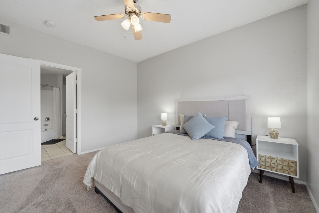 Avenue · Unit at Winter Springs 21-307 2/2