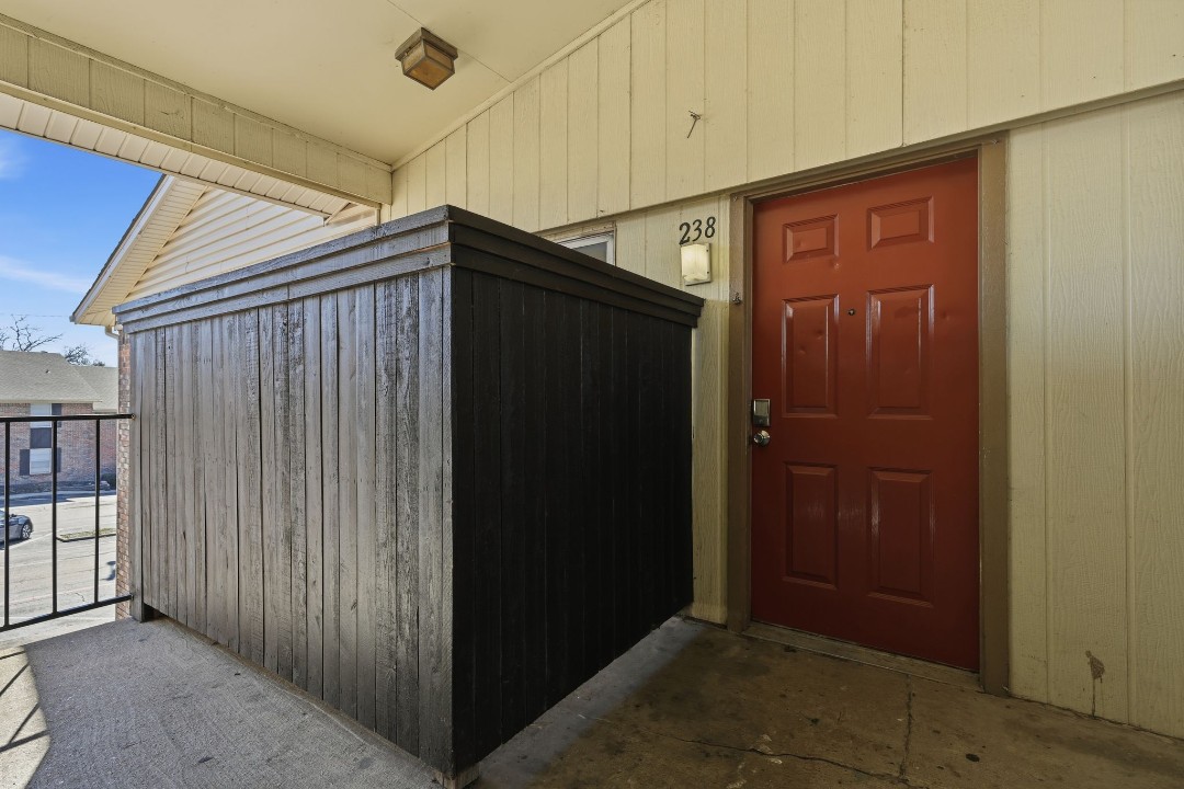 Eureka village · Unit 238 2/1